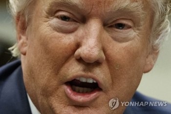트럼프 “중국에 매우 실망…북한에 말 말곤 아무것도 안해“