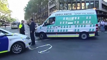 스페인 인파 속 '지그재그' 차량 테러…악몽같은 순간