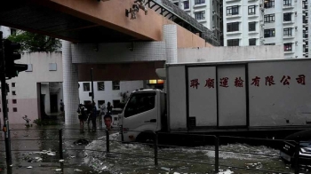 태풍 '하토'에 홍콩·마카오 마비…3명 사망·2명 실종 