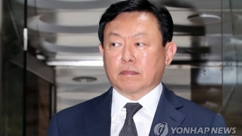이재용 1심 유죄…'면세점 특혜 의혹' 신동빈에 불똥 튀나