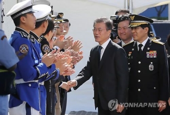 문 대통령 “세월호 영원한 교훈으로 삼아야…해경에 국민의 명령“