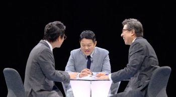 '썰전' 유시민, 블랙리스트 오른 김구라에 “영광이지 뭐“ 