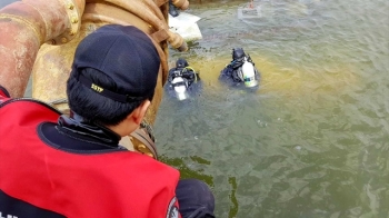 [뉴스브리핑] 바다에 빠진 굴착기 운전자, 숨진 채 발견