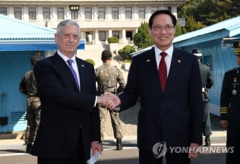 매티스 미 국방, JSA서 “우리 목표는 전쟁 아닌 한반도 비핵화“