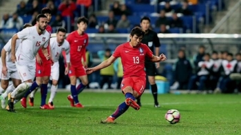 '유럽의 복병' 세르비아와 무승부…대표팀 분위기 반전