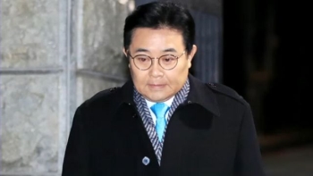 '롯데 뇌물 의혹' 전병헌 영장 기각…검찰, 재청구 검토