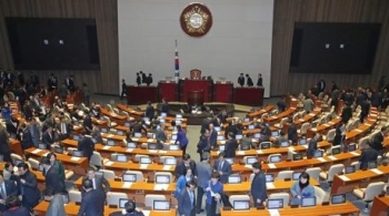 예산 시한 어긴 여야, 물밑협상은 계속…4일 처리 가능할까