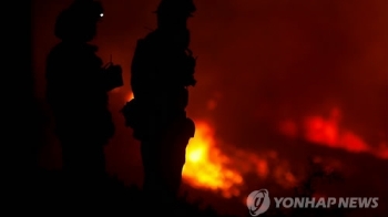 미국 캘리포니아 산불 2주째 확산…샌타바버라로 번져