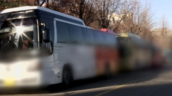 [밀착카메라] 돌아온 유커…다시 시동 건 '관광버스 차벽'