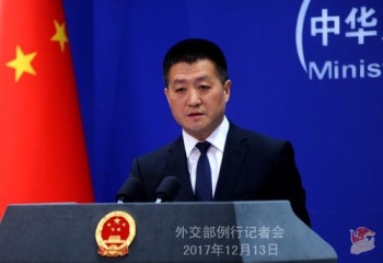 중국 외교부, 청와대 사진기자 폭행당한 사건에 “매우 관심…상황파악중“