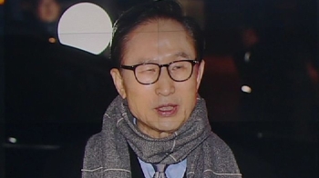 이명박, 친이계 송년회 참석…현 정부 우회적 비판도