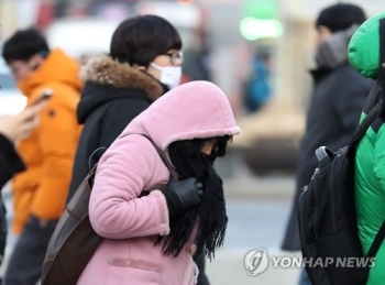 최강한파에 전력수요 역대 최고…올해 첫 '수요감축 요청'도