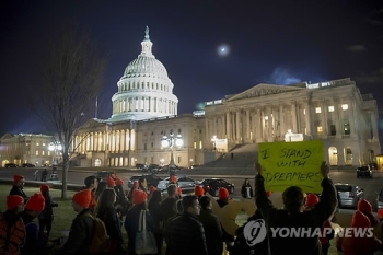 셧다운 앞에서 한발씩 물러난 미 여야…뇌관 미뤄둔 '봉합'