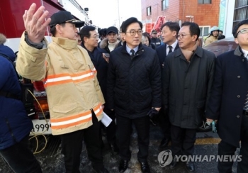 여야 지도부, 밀양 화재현장 방문…야, 정부 안전대책 질타