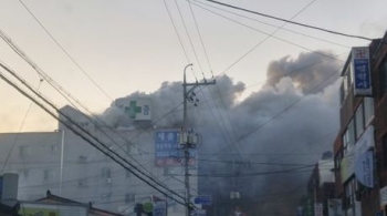 한달새 또 벌어진 밀양참사…대형화재 막을 길 없나