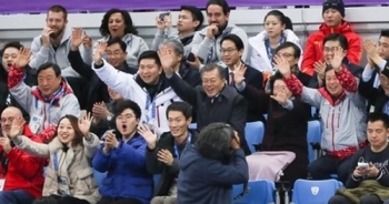 최민정 금빛질주 지켜본 문 대통령…“대~한민국!“