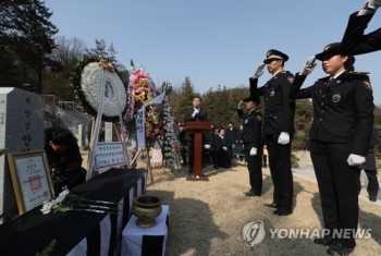 문 대통령 “광주 발포명령거부 고 안병하 치안감, 희망의 끈 줬다“