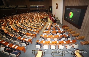 청와대 드라이브에 불붙는 개헌 논의…여야 첨예 대립