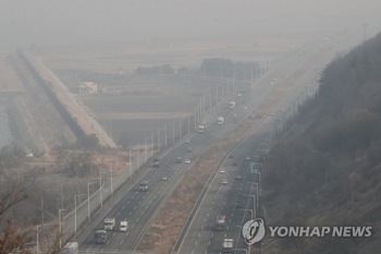 '환경기준 강화' 미세먼지 농도 전국 대부분 나쁨 수준