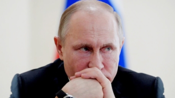 미국도 러시아 외교관 60명 추방 결정…“냉전 뒤 최대“