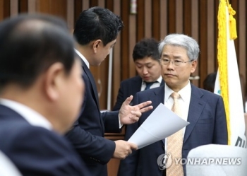 김동철 “방송법·특감법 처리 않으면 4월 국회 협조못해“