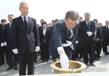 문 대통령, 제주 4·3희생자 추념식에…12년만에 대통령 참석