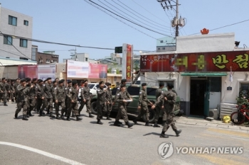 내년부터 병사 일과후 휴대전화·외출 허용…'잡일'도 금지