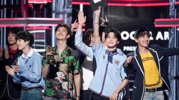 세계 홀린 방탄소년단, 2년 연속 '빌보드상'…한국가수 최초