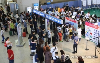 사전투표, 최대 8장 한 움큼 “헷갈리네“…기표 '신중 또 신중'