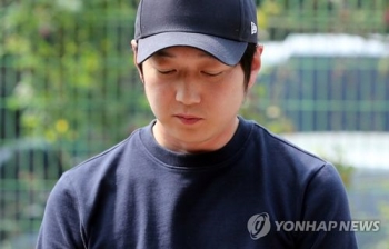 '심석희 폭행' 조재범 전 코치 출석…“성실히 조사받겠다“