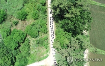 강진 여고생 실종 일주일…'골든타임' 앞두고 주민도 수색 동참