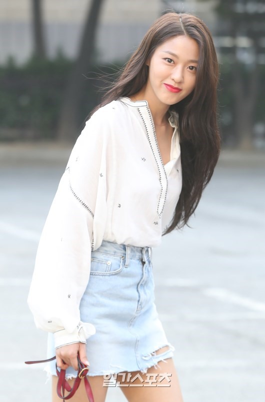 설현, 합성사진 유포자 고소… 수사 진행 중[공식] | Jtbc 뉴스