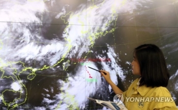 태풍 쁘라삐룬, 일본 쓰시마섬 쪽으로…“서쪽은 위험지역서 제외“