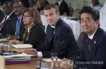 프랑스 마크롱, 10월 첫 일본 방문…“북 비핵화 등 연대 강화“