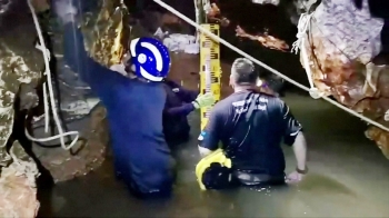 동굴 소년 구조작업 중 잠수대원 1명 숨져…“산소 부족“
