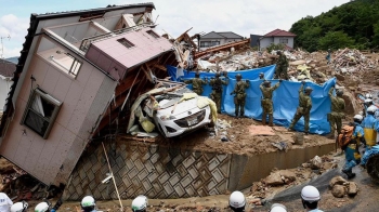 '방재 강국'이라던 일본, 왜 피해가 컸나…늑장 대응 비판도