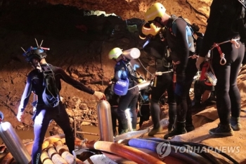 태국 당국 “동굴서 구조된 소년 8명 정신·육체적으로 양호“