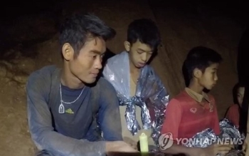 열흘 굶은 태국 동굴소년들, 2㎏ 빠져…감염·스트레스 없어