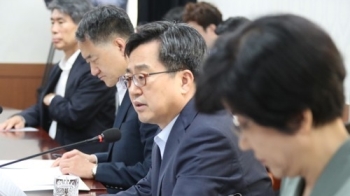 김동연, 또 최저임금 속도조절 카드…“부작용·경기 우려“