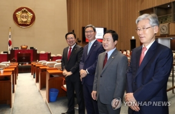 한국당, 법사·환노위원장 후보에 여상규·김학용 선출