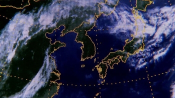 구름 한점 없이 뻥 뚫린 한반도…위성으로 본 '폭염 지도'