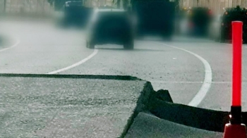 폭염에 솟아오른 콘크리트 도로…'무더위 교통경보' 조심