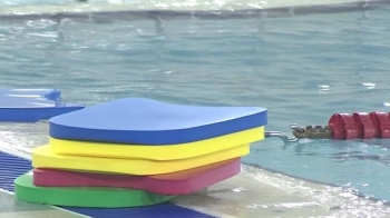 물에 빠진 5살 아이, 엄마가 구조…수영장 안전 도마 위