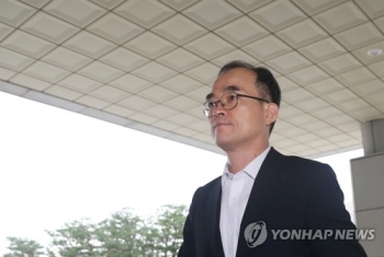 '취임 1주년' 문무일 총장, '검찰개혁 협조' 재차 당부