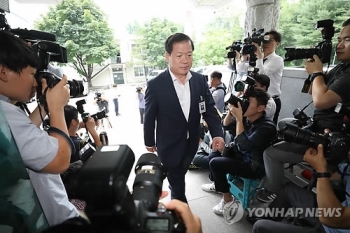 '계엄문건' 소강원 소장, 군 특수단 출석…“조사 성실히 임할 것“