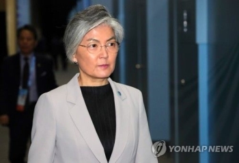 강경화, ARF 계기 아세안 외교전 개시…신남방정책 상세 설명