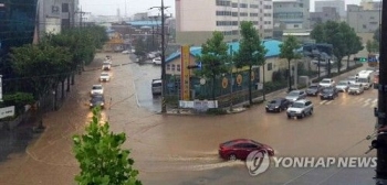 “기상청도 예측 못 한 기록적 폭우“…강릉 물 폭탄 원인은?