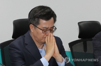 김동연-장하성 또 시각차…“정책수정“ vs “기다려달라“