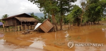 라오스, 댐사고 실종자 97명 수색 중단…“물 빠지면 재개“