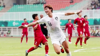 한국 축구의 발견…쉼없는 골몰이, 황의조 벌써 9골